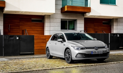 Volkswagen Việt Nam chơi lớn đưa về 6 phiên bản Volkswagen Golf, bản “hothatch” giá bán 1,89 tỷ đồng